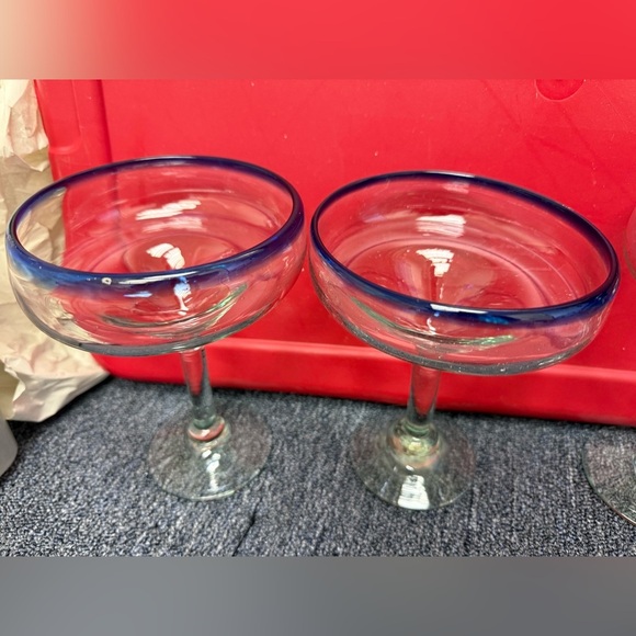 Artisan 4 hand blown glasses margarita glasses. Made in Mexico and are Vintage. - Picture 5 of 8